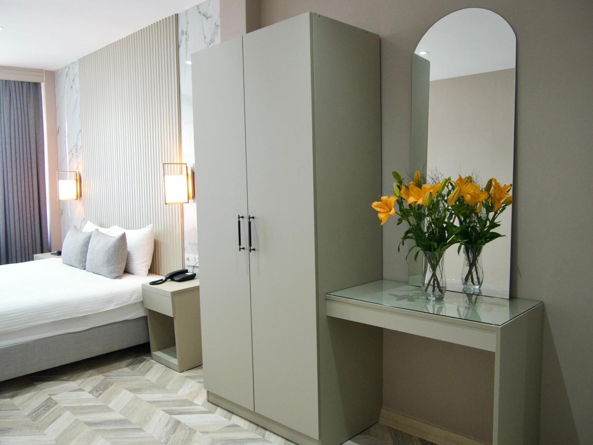 The Roomy Hotel Nisantasi Istanbul Exterior photo