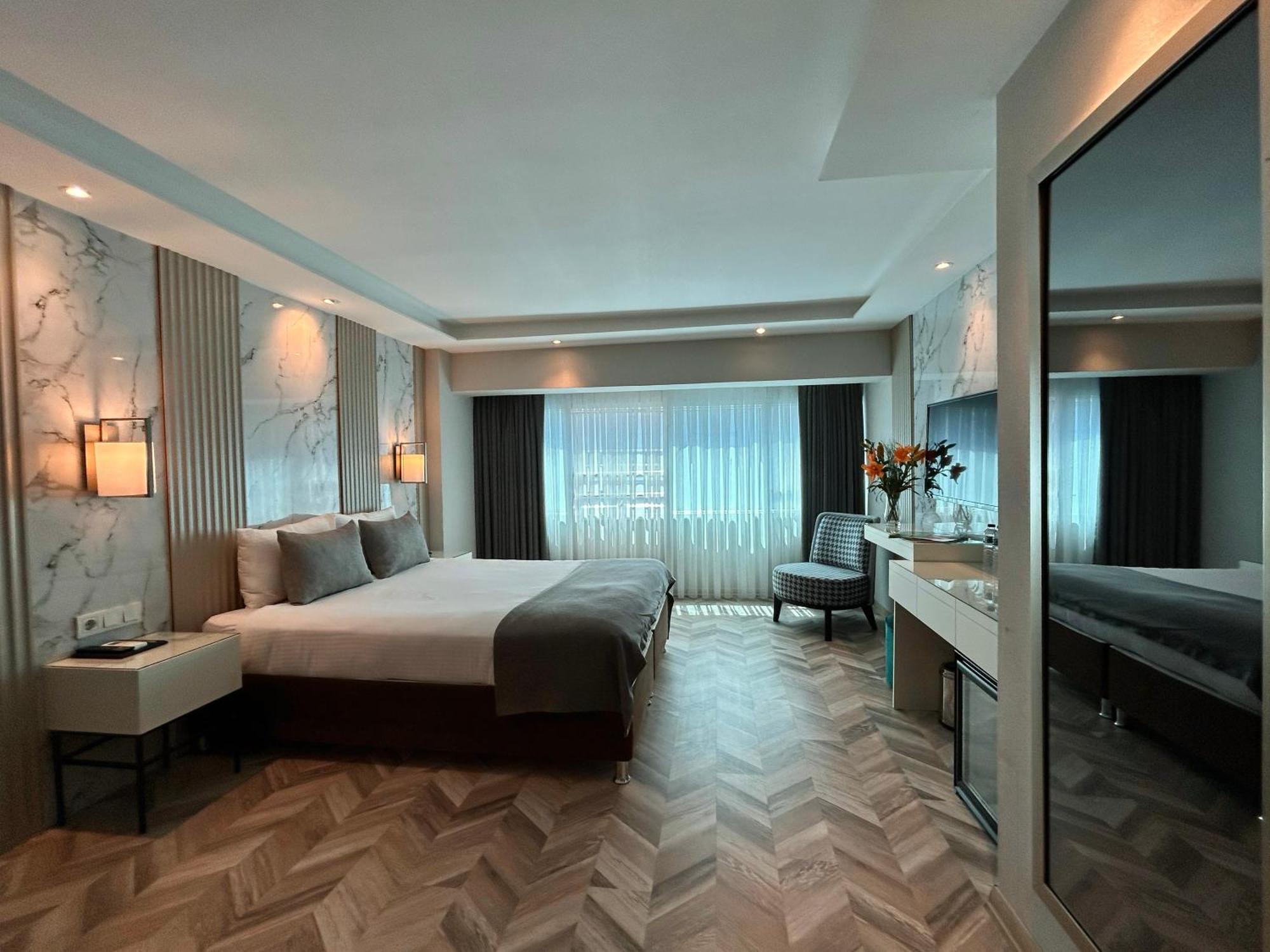 The Roomy Hotel Nisantasi Istanbul Exterior photo